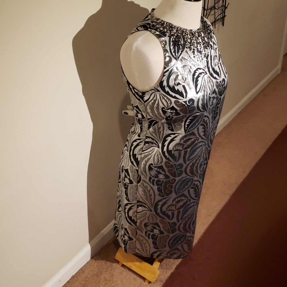 MAGGY LONDON DRESS - Picture 10 of 16